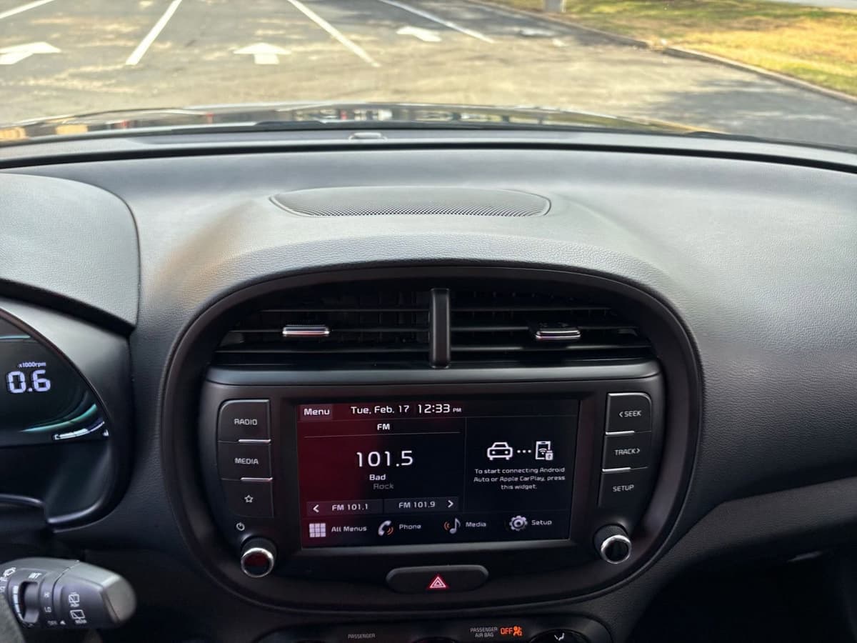 2025 Kia Soul - Image 17