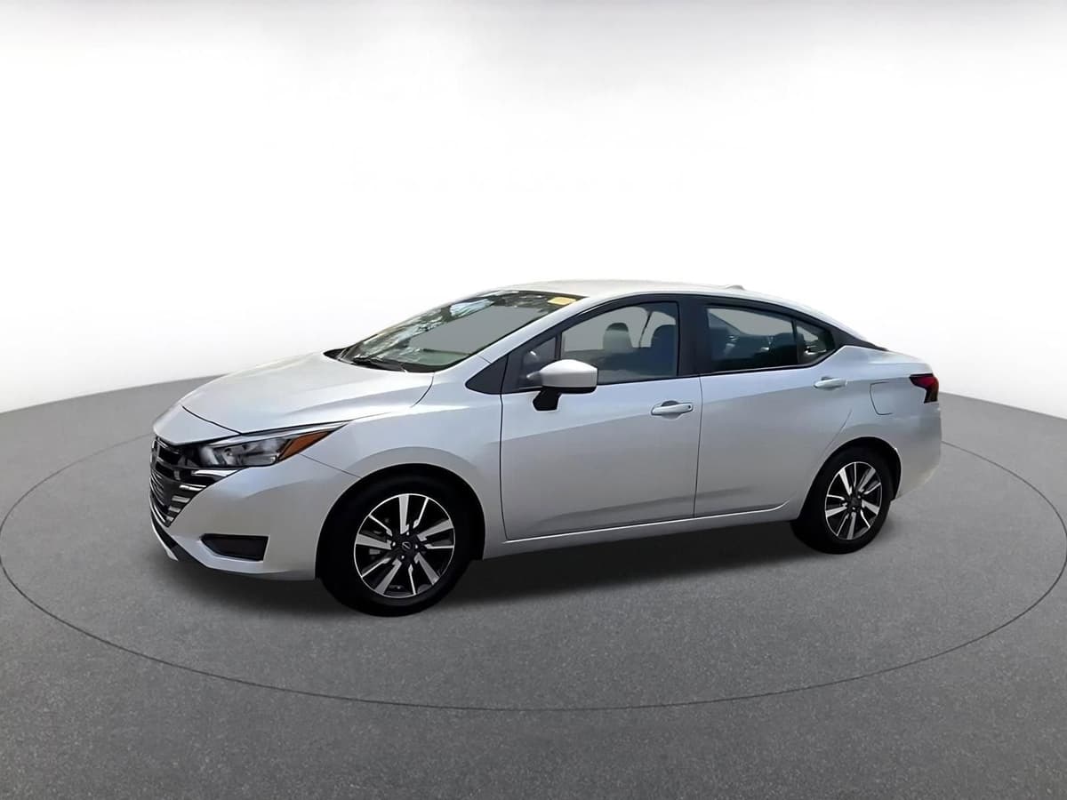2025 Nissan Versa - Image 7