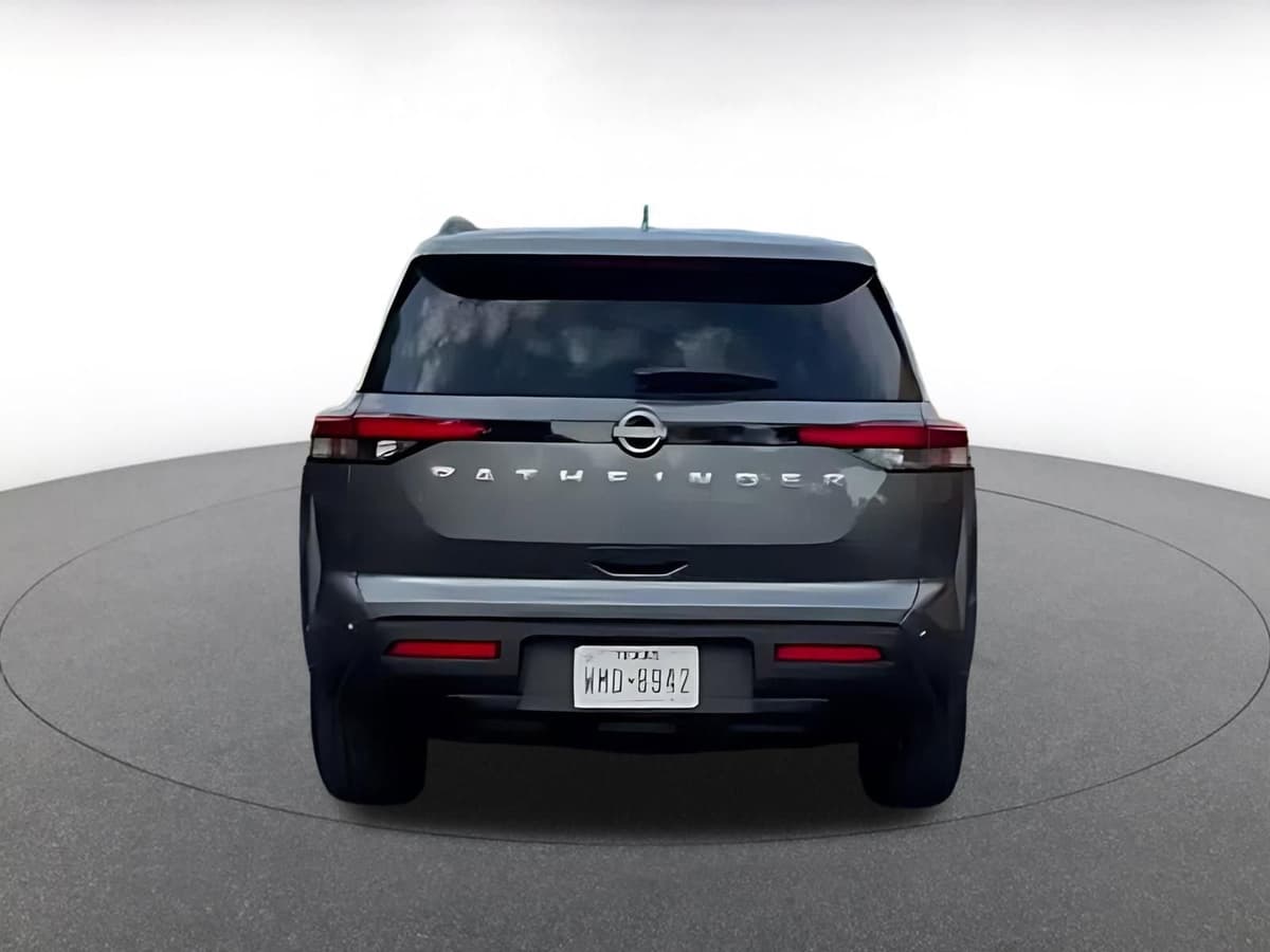 2025 Nissan Pathfinder - Image 10