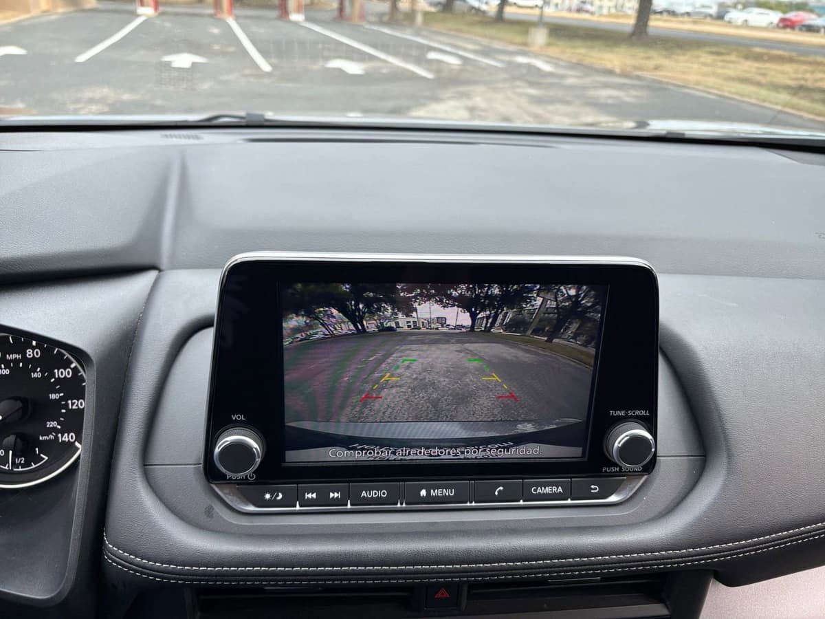 2025 Nissan Rogue - Image 17