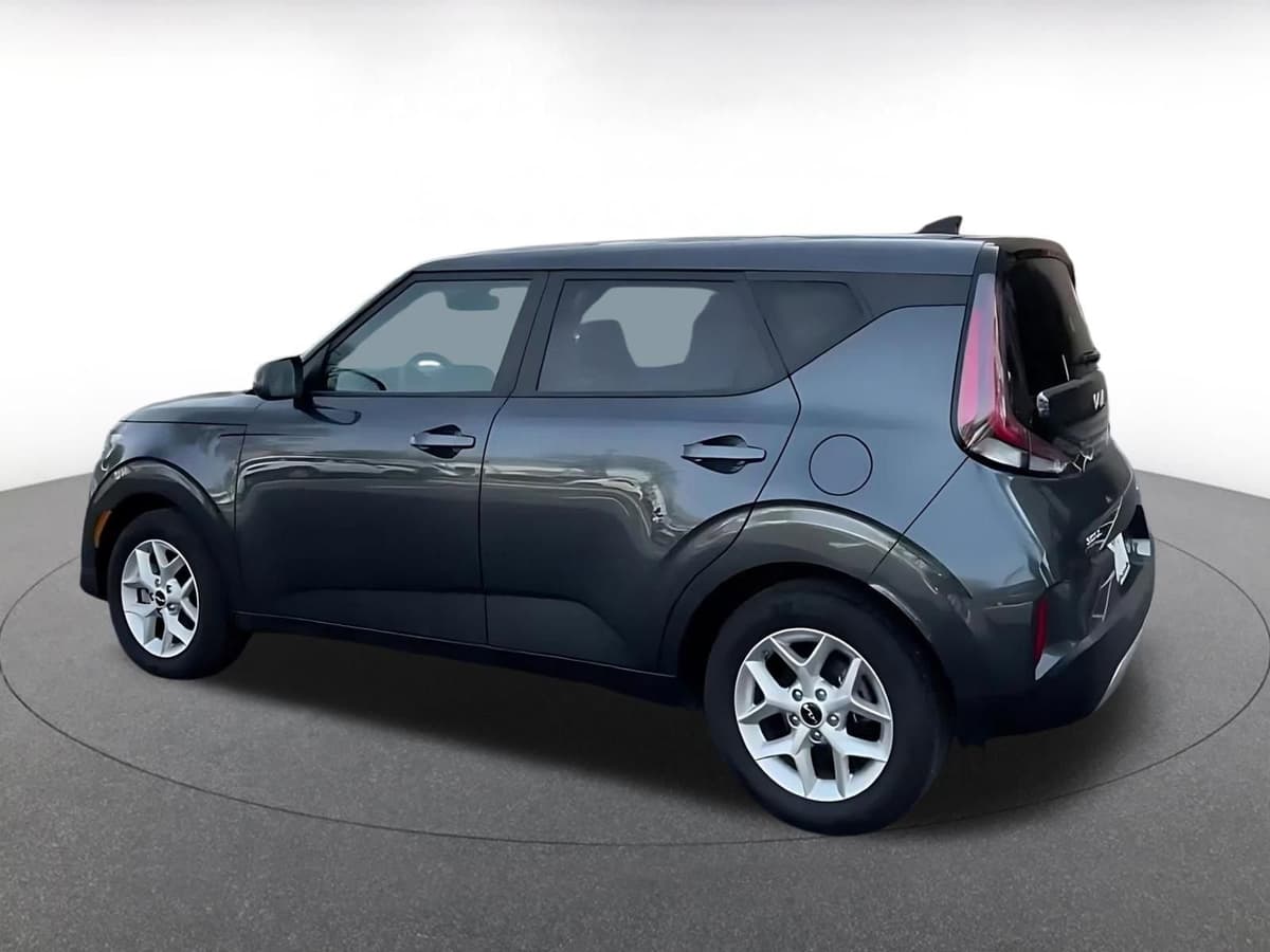 2025 Kia Soul - Image 10