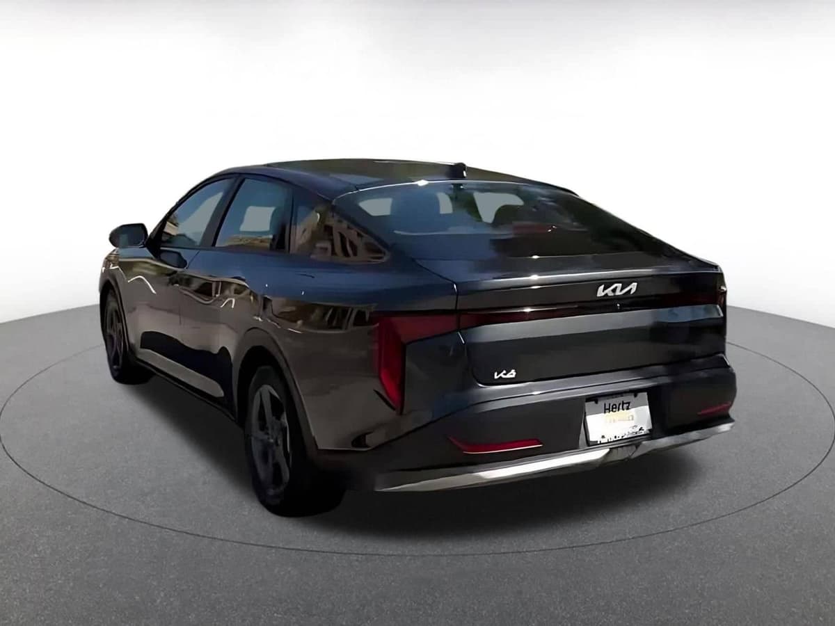 2025 Kia K4 - Image 10