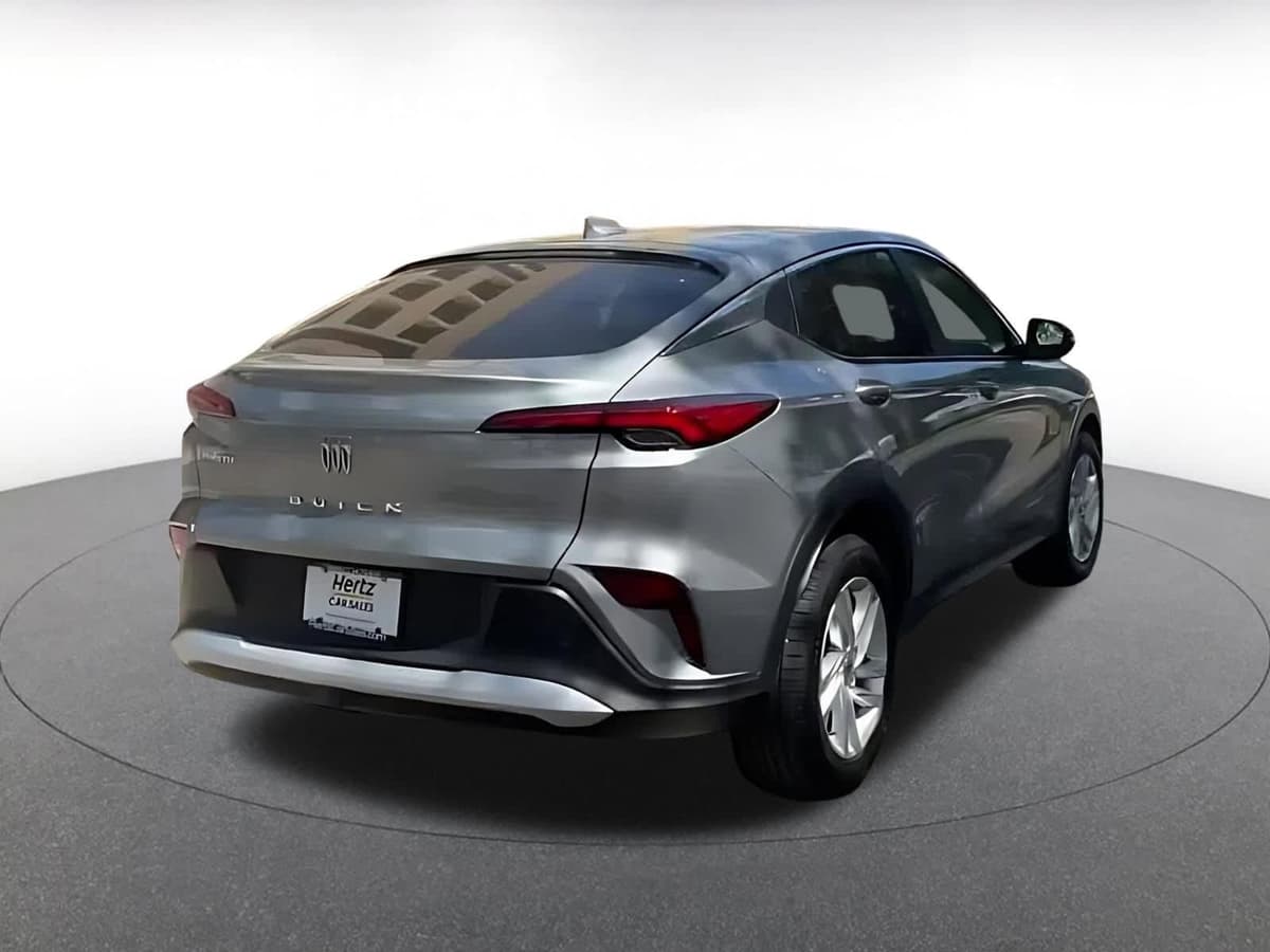 2025 Buick Envista - Image 13