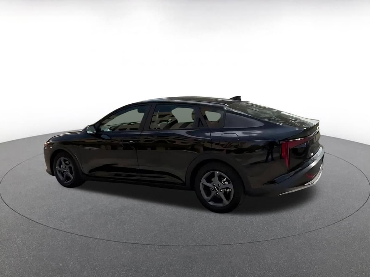 2025 Kia K4 - Image 10