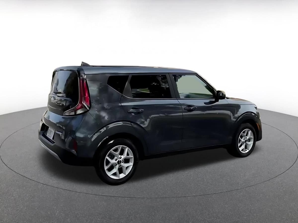 2025 Kia Soul - Image 15