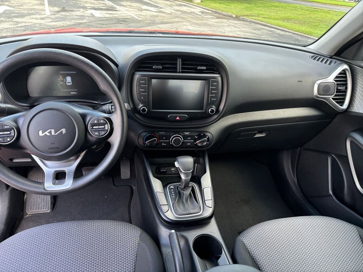 2025 Kia Soul - Image 28