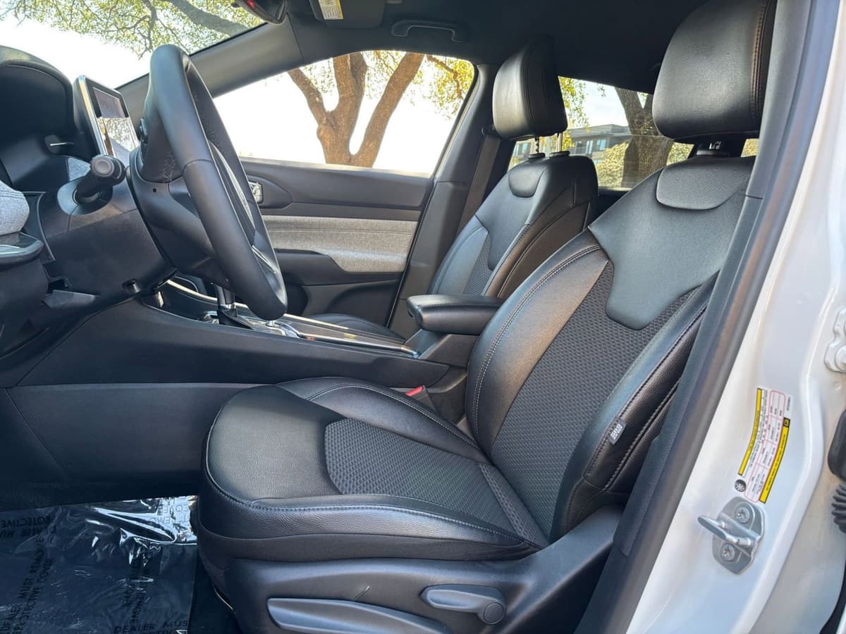 2025 Jeep Compass - Image 22