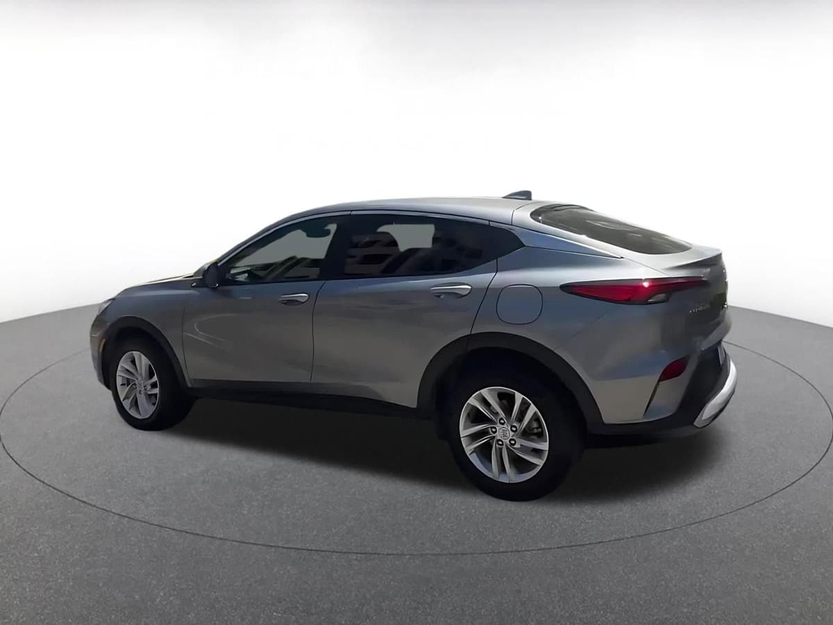 2025 Buick Envista - Image 10