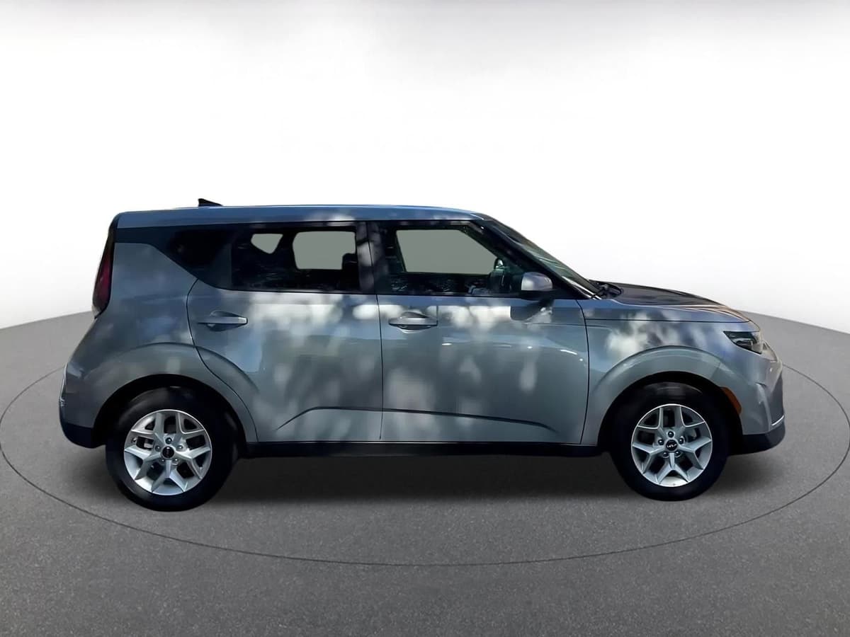 2025 Kia Soul - Image 16