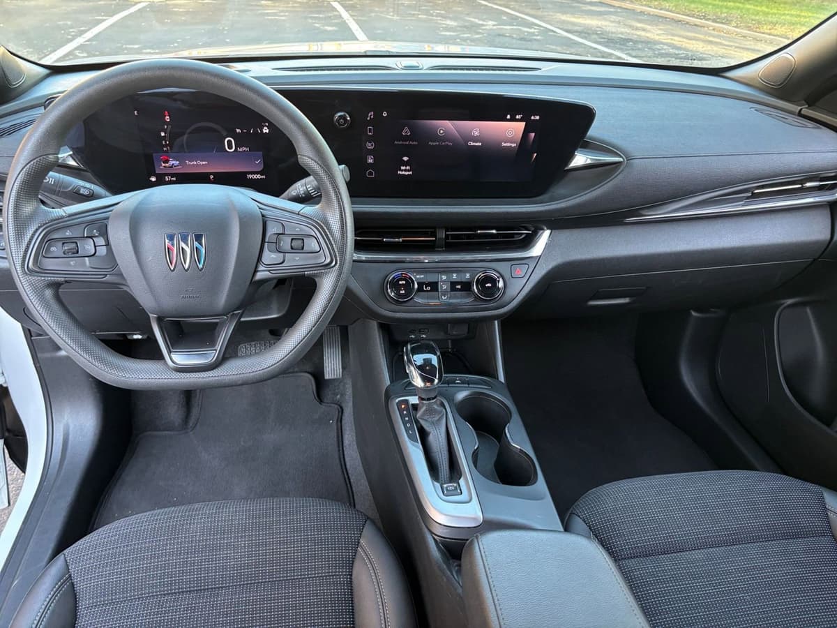 2025 Buick Envista - Image 28
