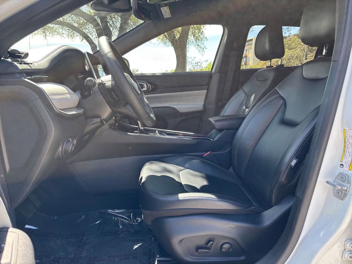 2025 Jeep Compass - Image 22