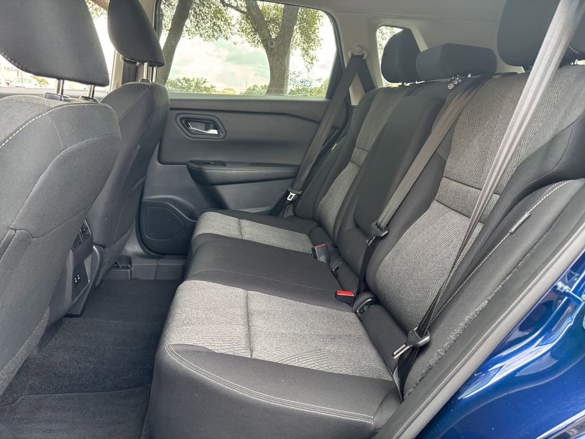 2025 Nissan Rogue - Image 21