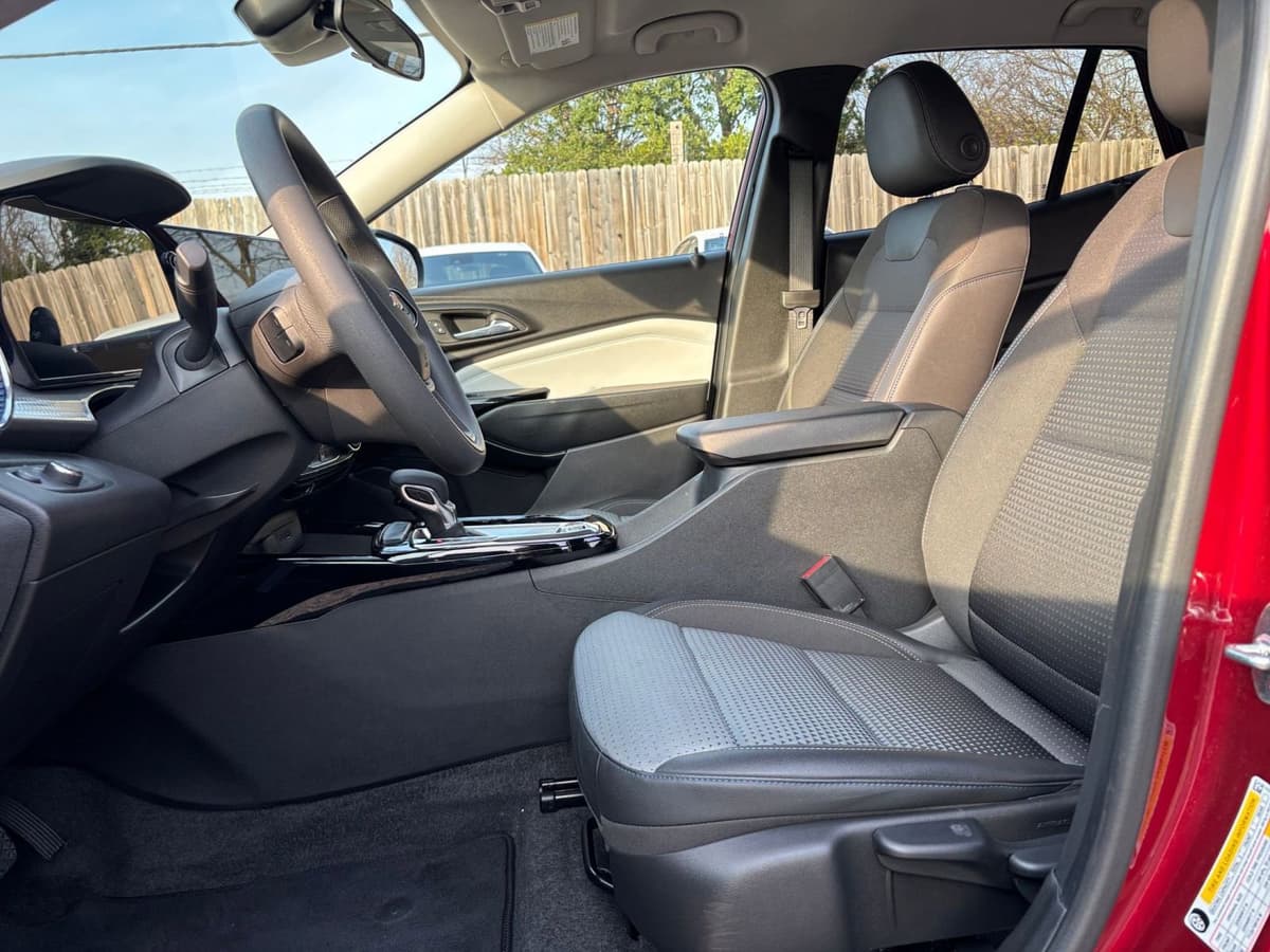 2025 Chevrolet Trax - Image 21