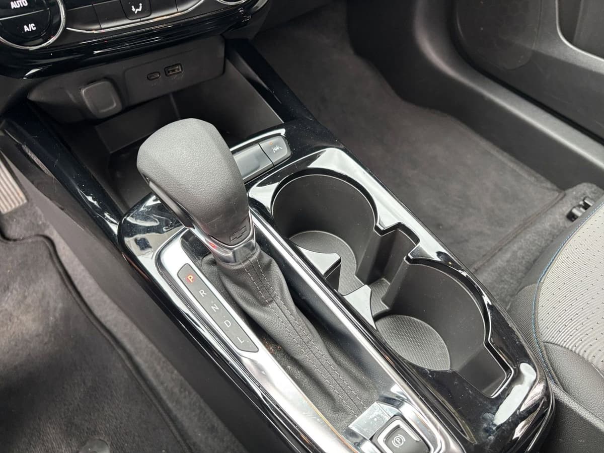 2025 Chevrolet Trax - Image 35