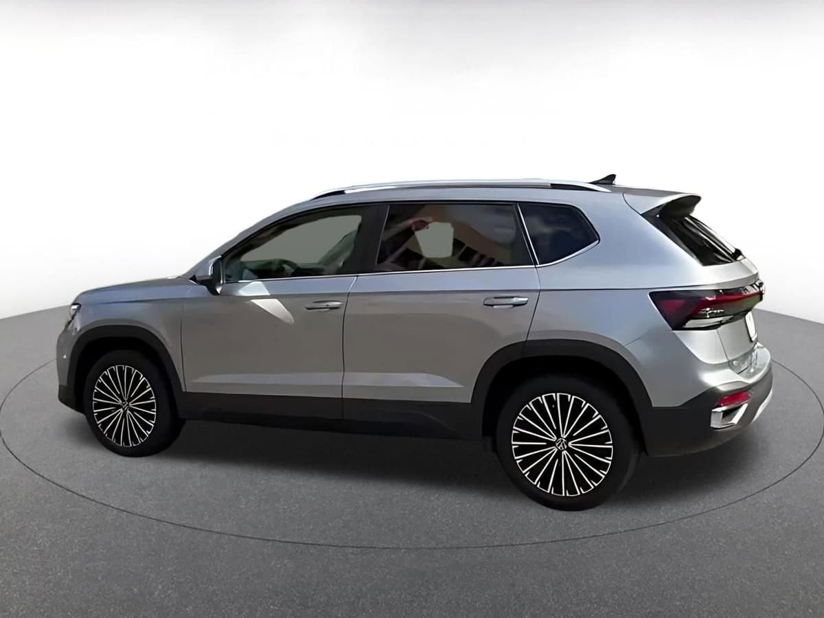 2025 Volkswagen Taos - Image 11