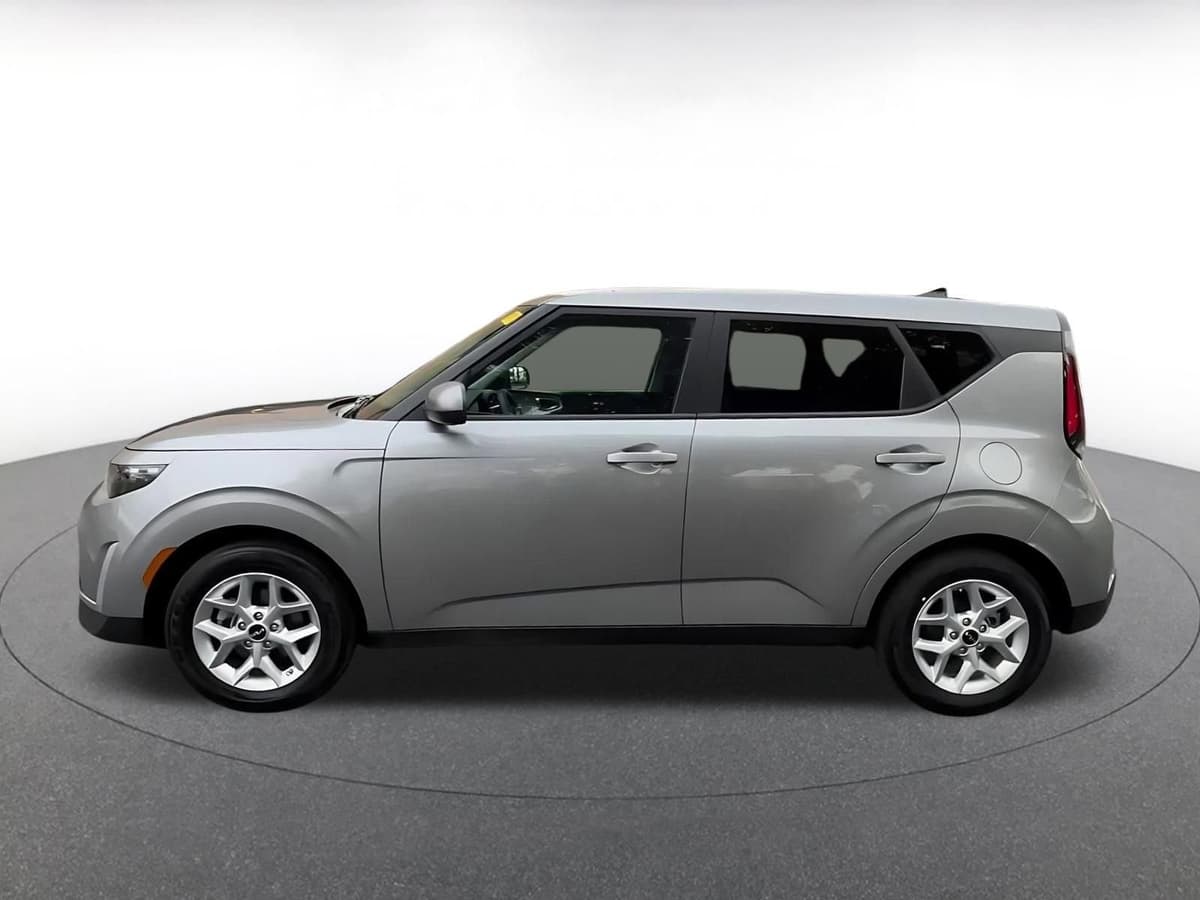 2025 Kia Soul - Image 8