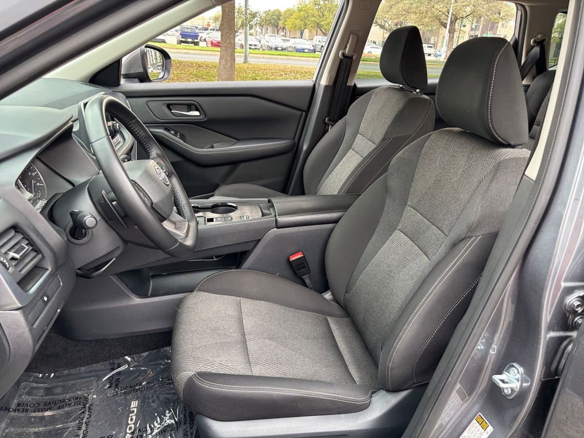 2025 Nissan Rogue - Image 32