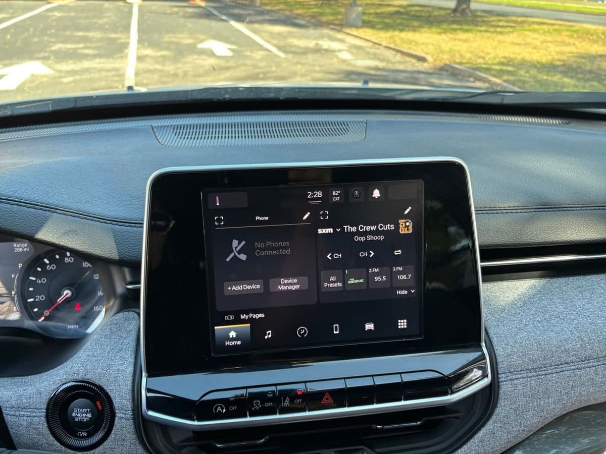 2025 Jeep Compass - Image 17