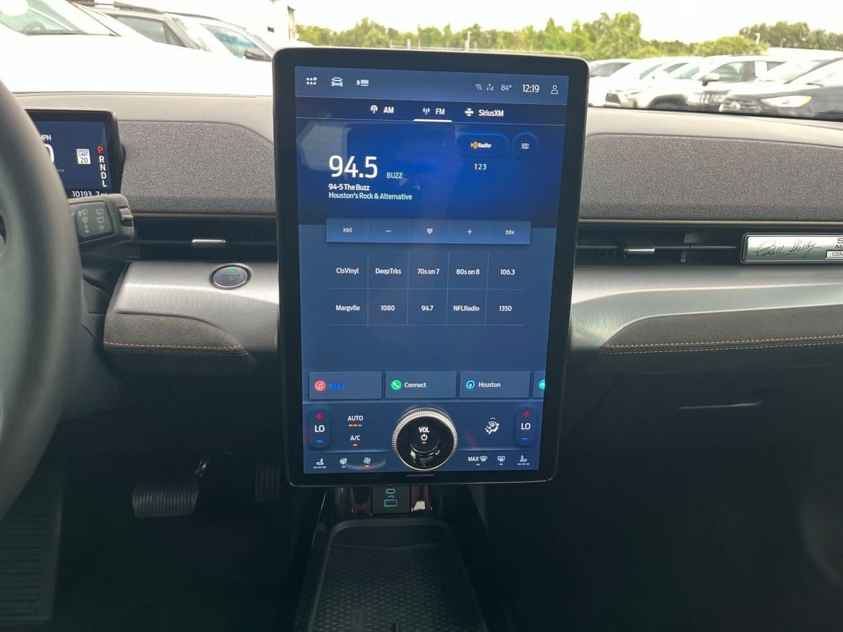 2023 Ford Mustang Mach-E - Image 20