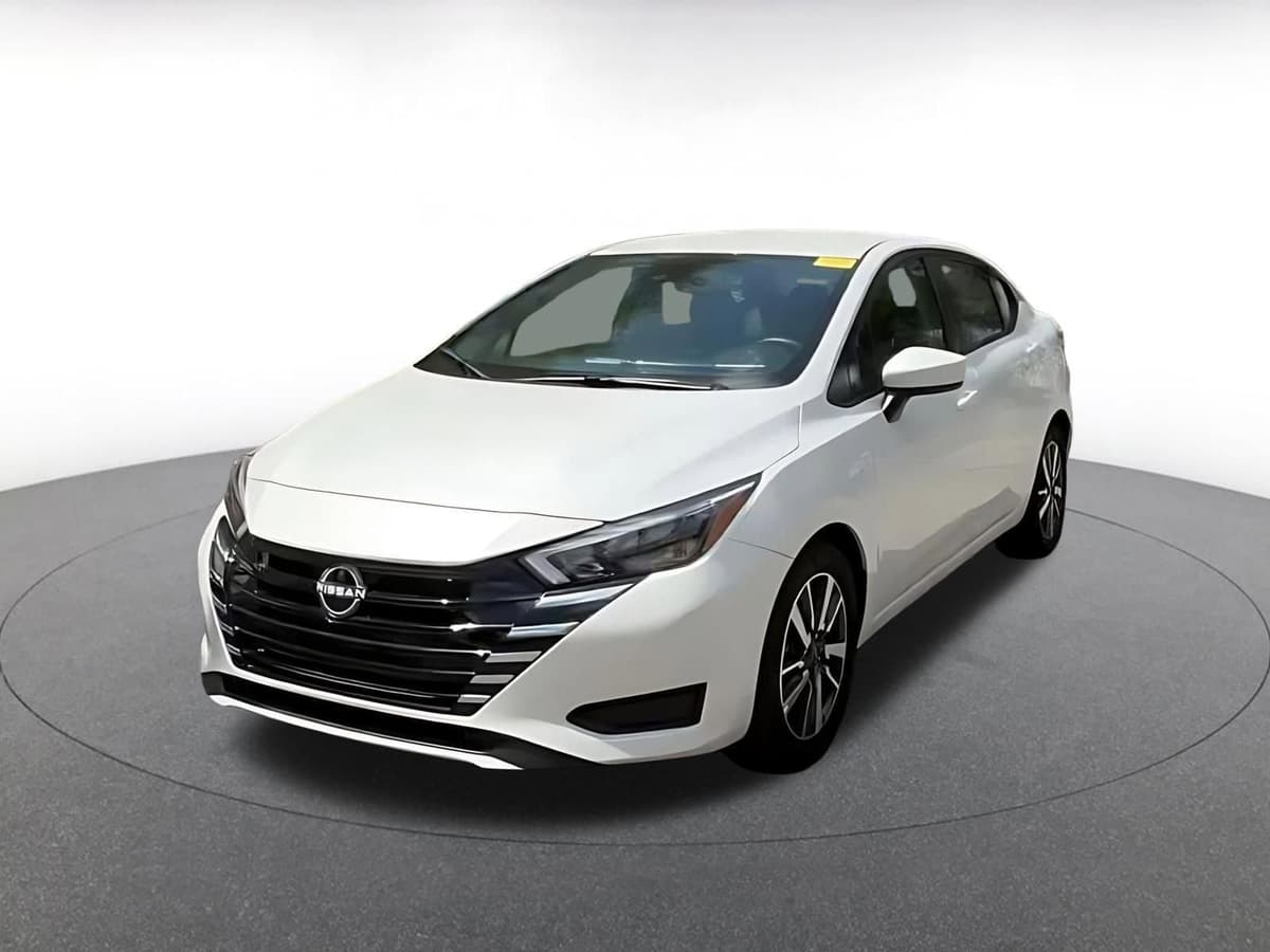 2025 Nissan Versa - Image 6