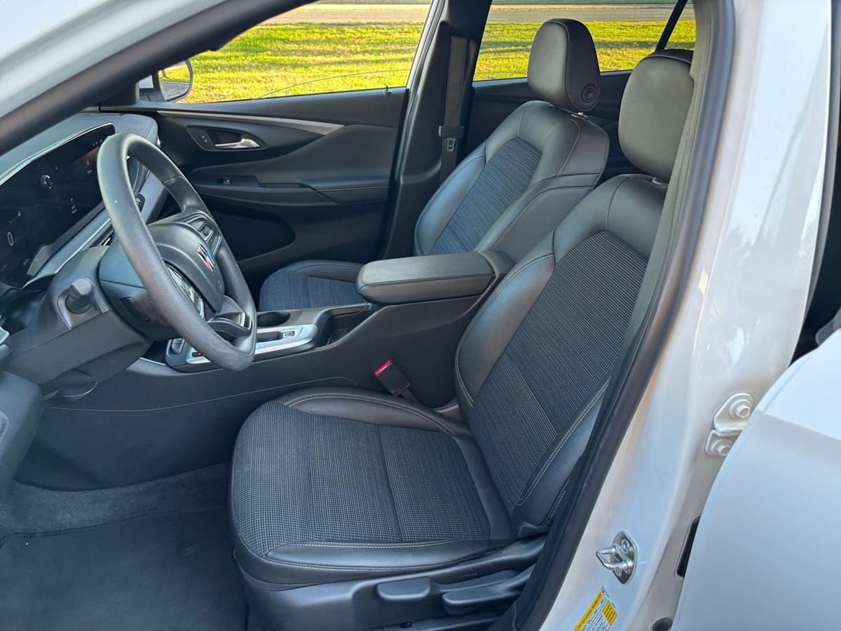 2025 Buick Envista - Image 31