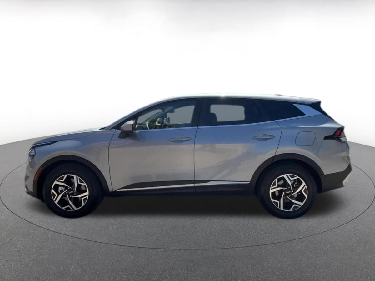2025 Kia Sportage - Image 8