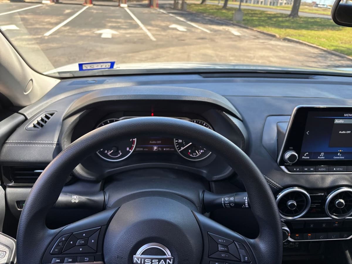 2025 Nissan Sentra - Image 29