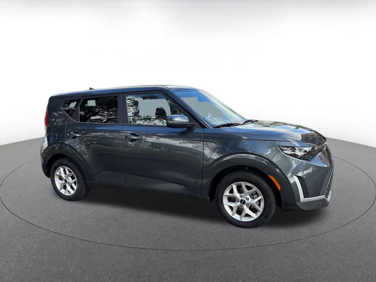 2025 Kia Sportage - Image 1