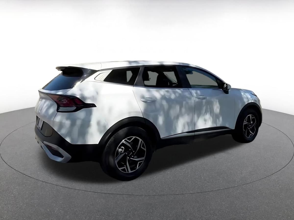 2025 Kia Sportage - Image 15
