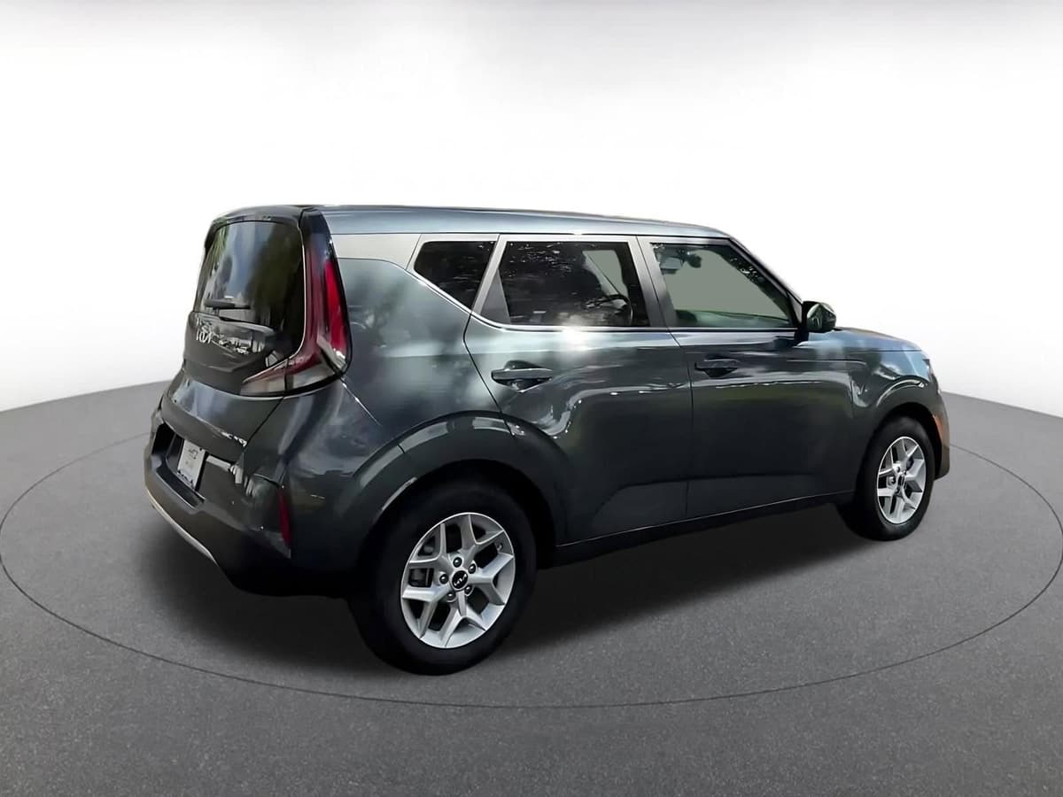 2025 Kia Sportage - Image 15