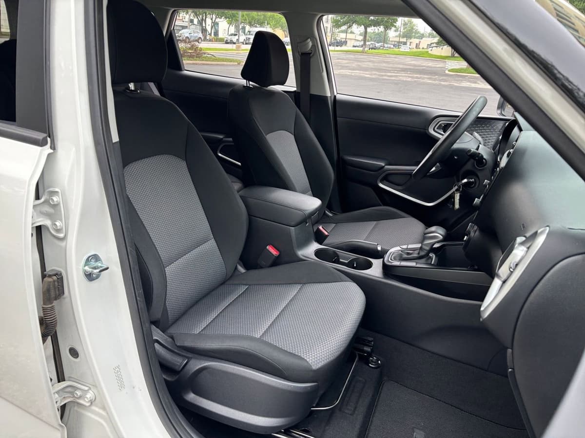 2025 Kia Soul - Image 31