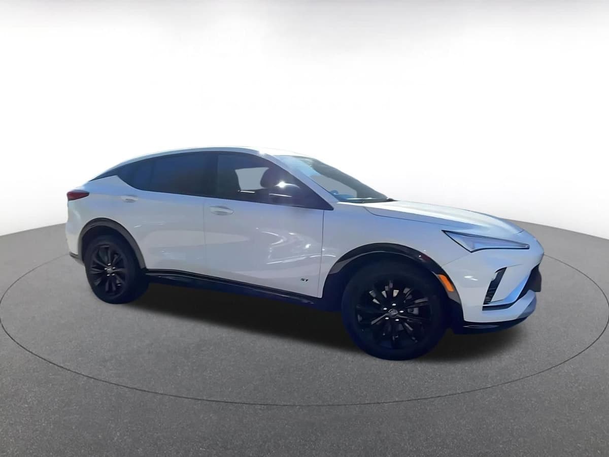 2025 Buick Envista - Image 1