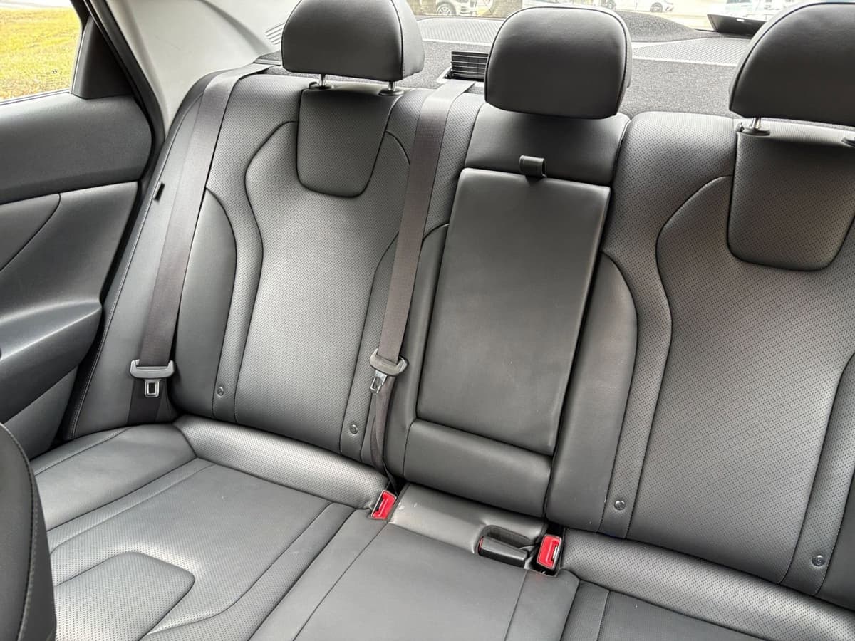 2025 Hyundai Elantra - Image 34