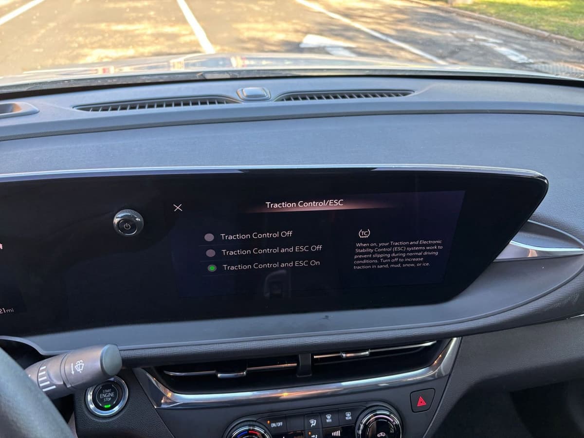 2025 Buick Envista - Image 17