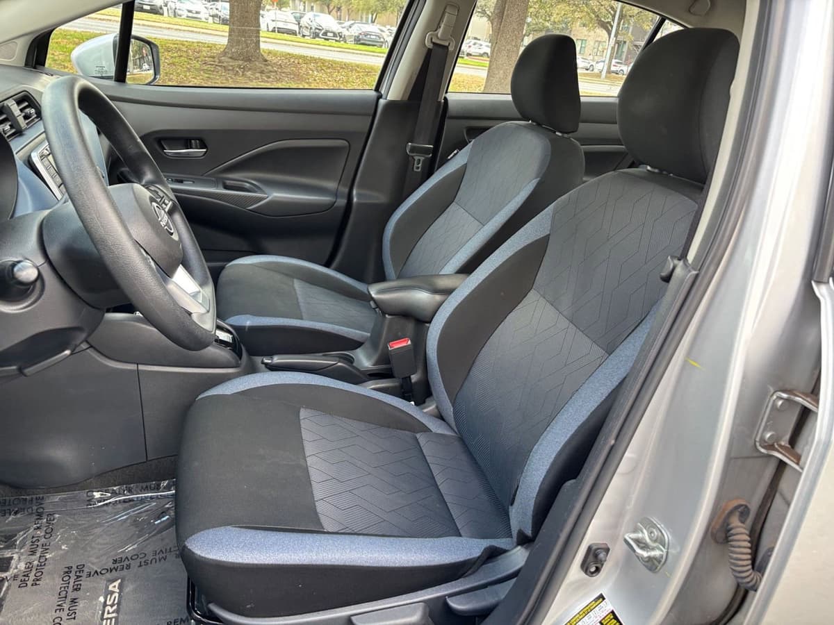 2025 Nissan Versa - Image 31