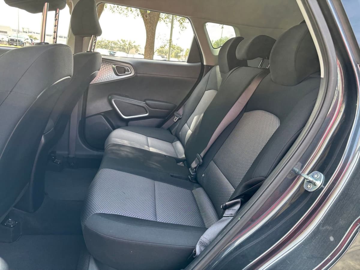 2025 Kia Soul - Image 21