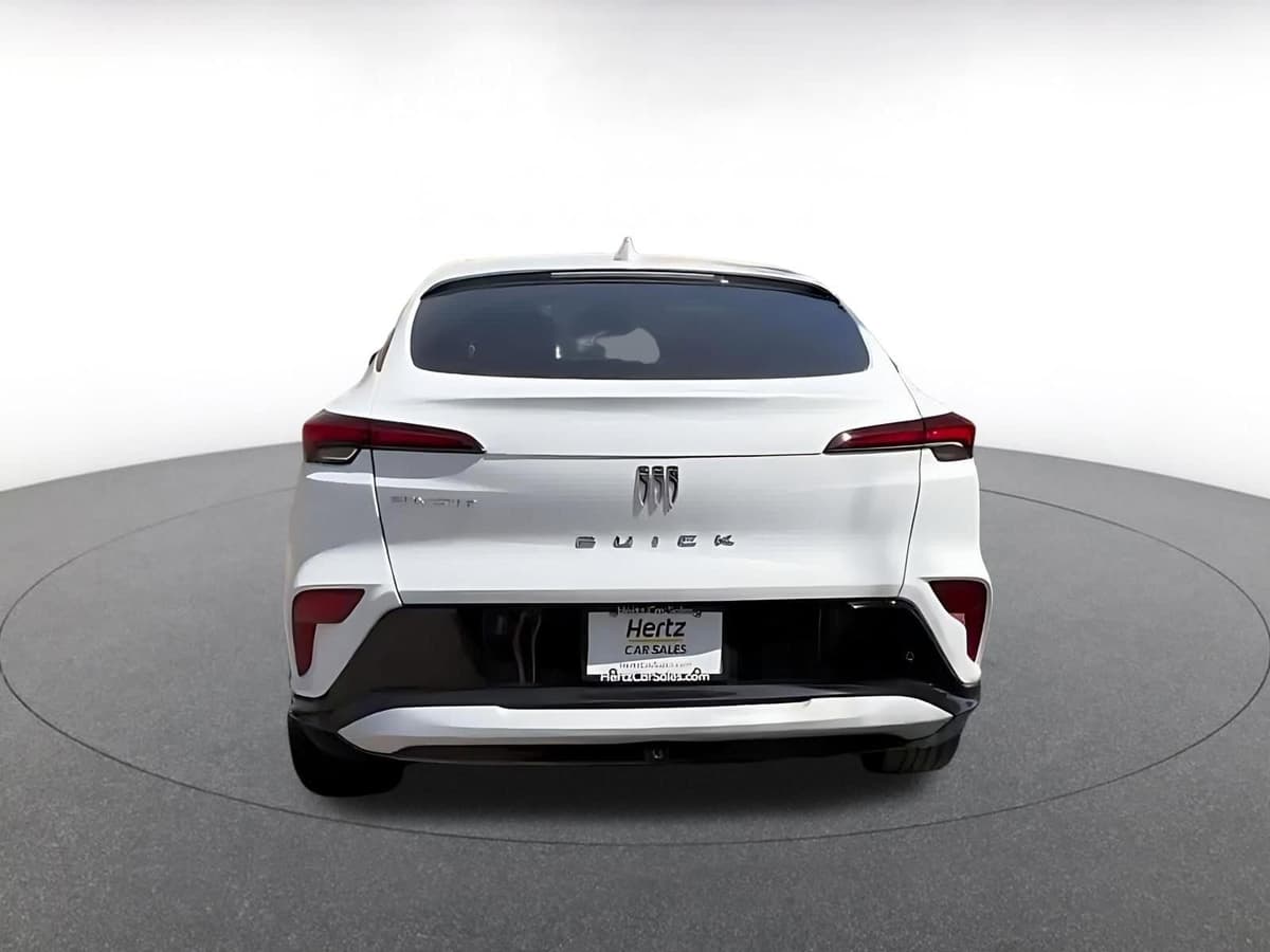 2025 Buick Envista - Image 12