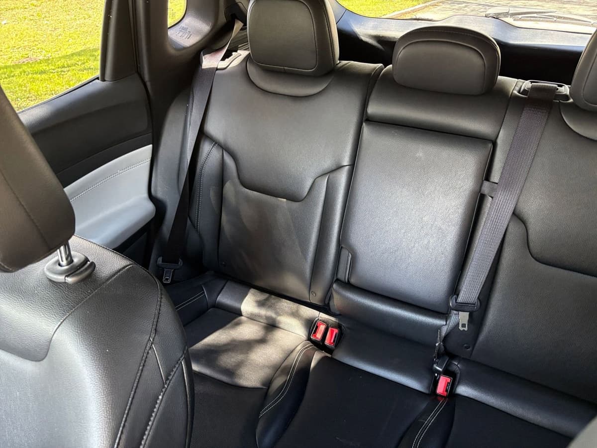 2025 Jeep Compass - Image 34