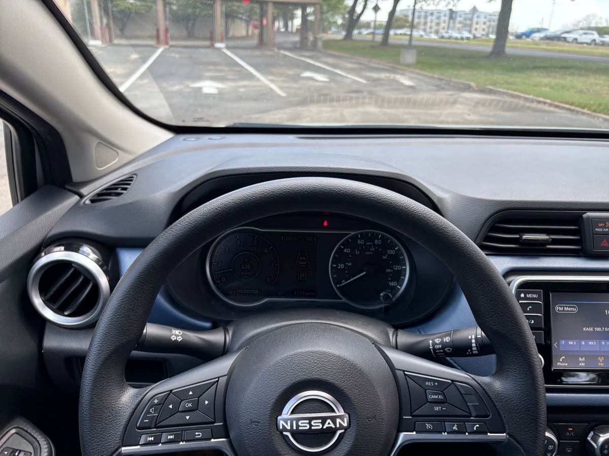 2025 Nissan Versa - Image 31