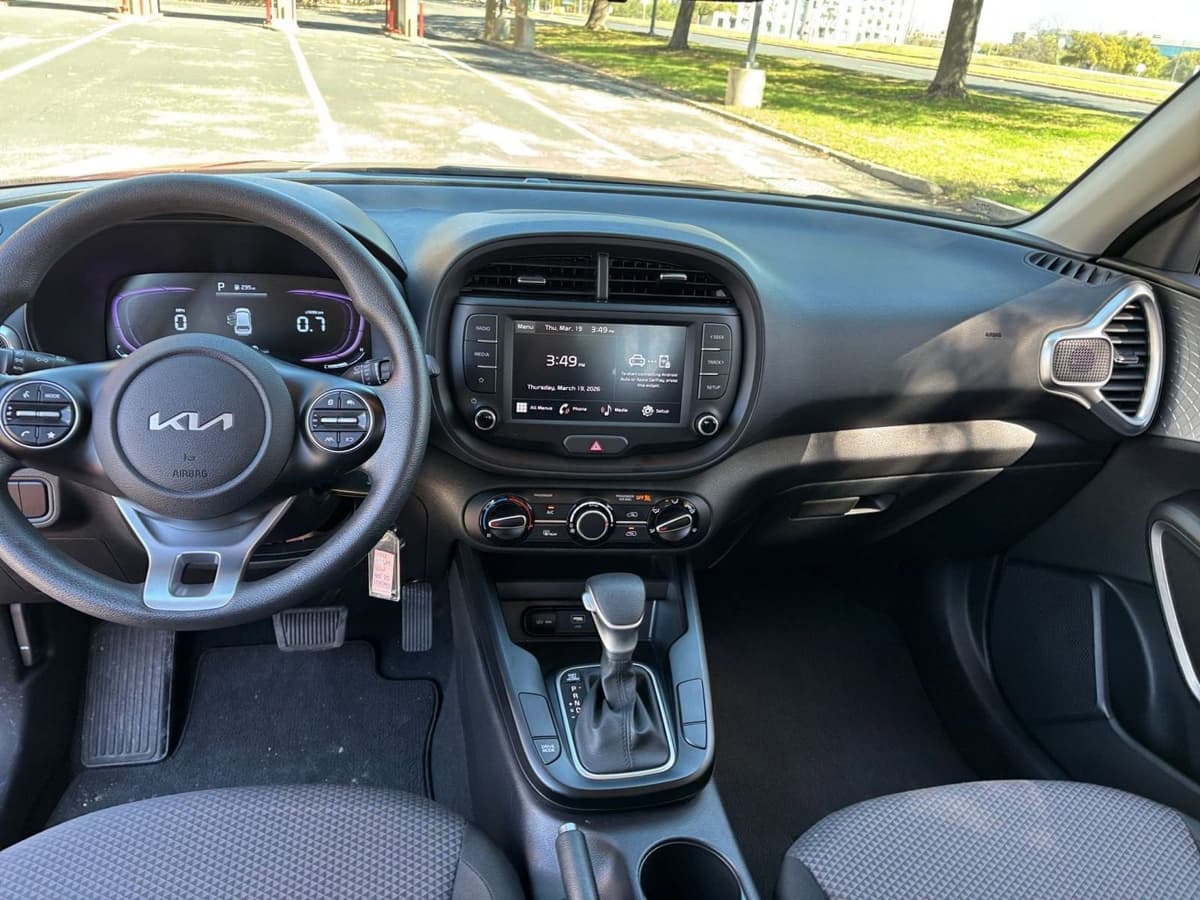 2025 Kia Soul - Image 28