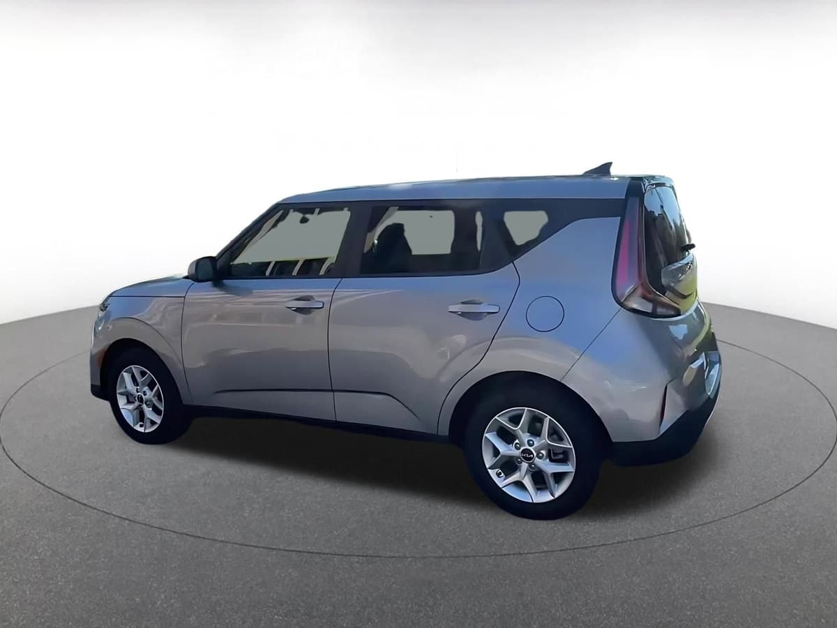 2025 Kia Soul - Image 10
