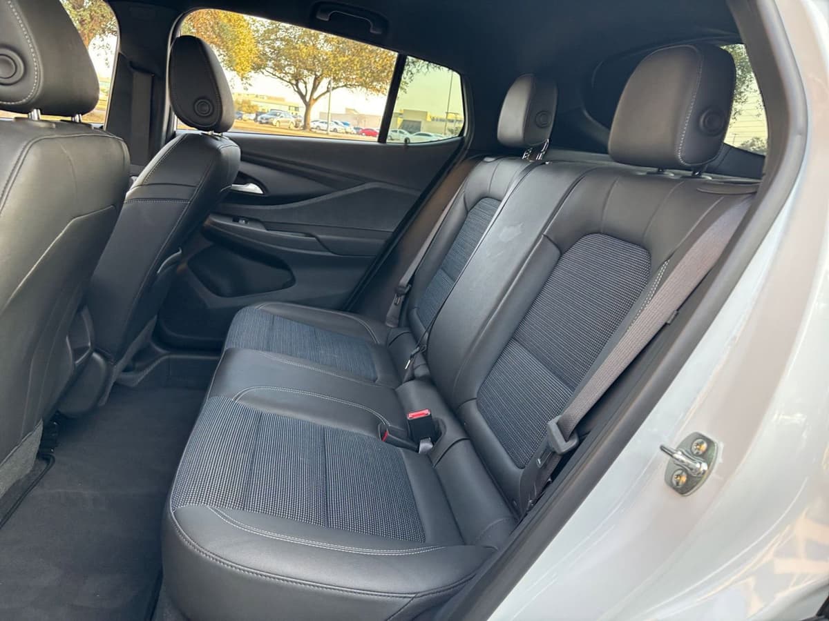 2025 Buick Envista - Image 21