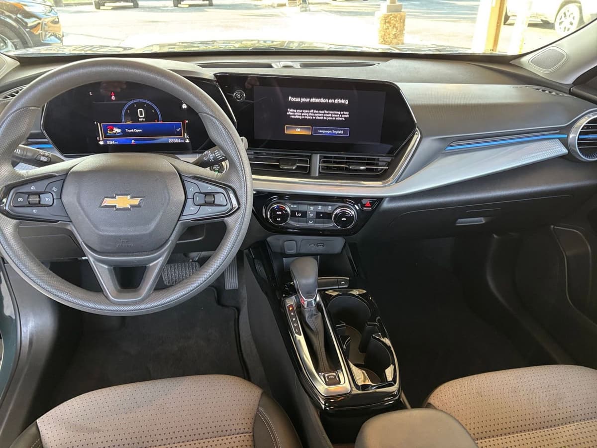 2025 Chevrolet Trax - Image 27