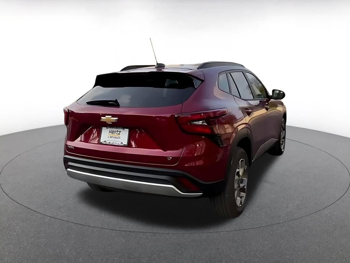2025 Chevrolet Trax - Image 13