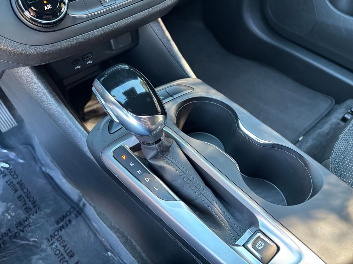 2025 Buick Envista - Image 36