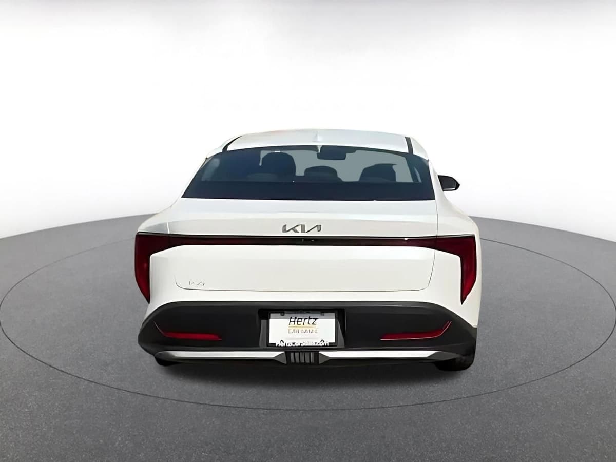 2025 Kia K4 - Image 12