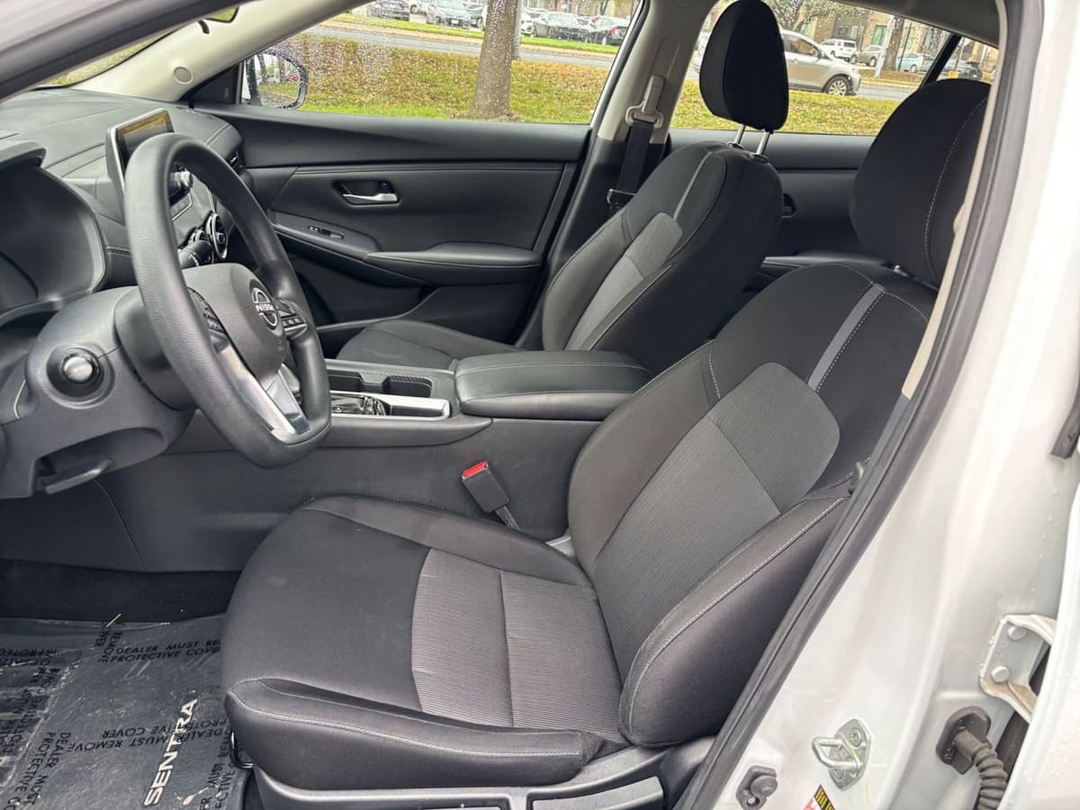 2025 Nissan Sentra - Image 31