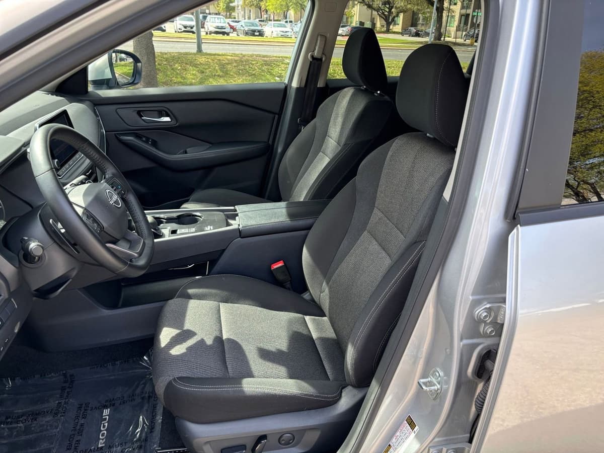 2025 Nissan Rogue - Image 31