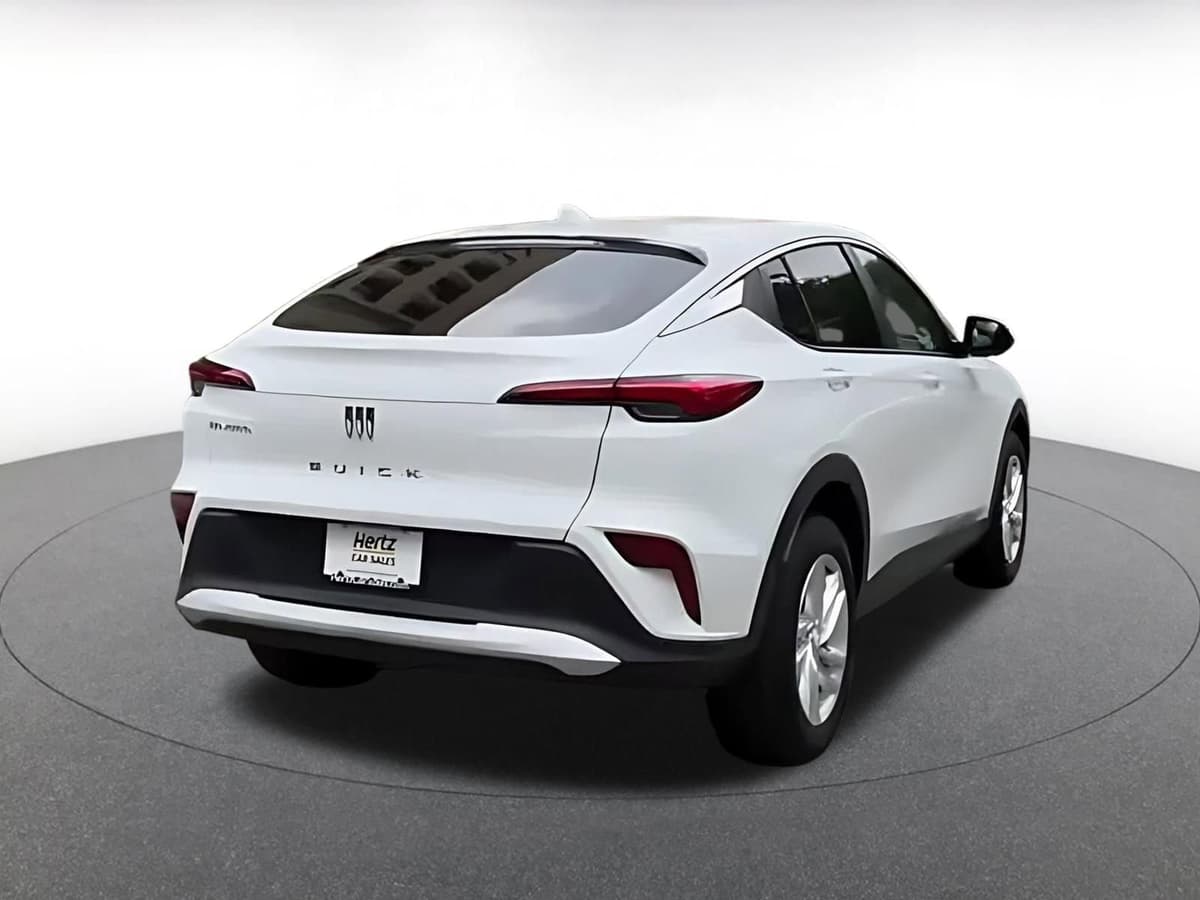 2025 Buick Envista - Image 15