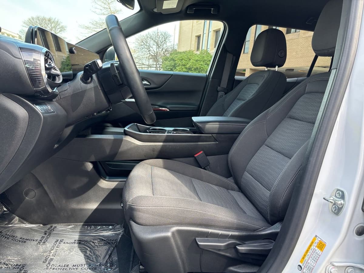 2025 Chevrolet Equinox - Image 22